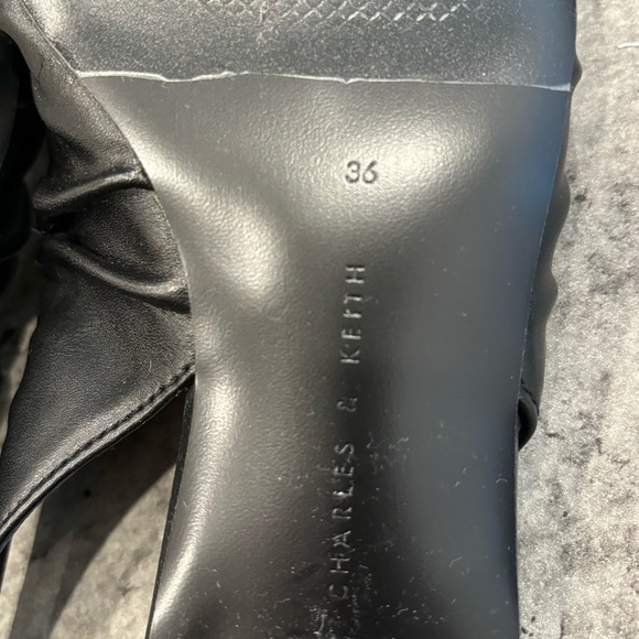 Charles & Keith Black Pointed Toe Flats - Picture 3 of 4